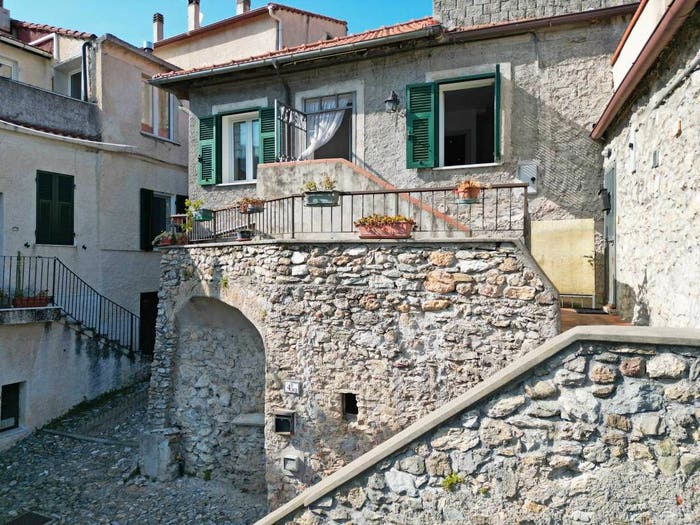 Appartamento bilocale in vendita in Località Cuneo, Balestrino