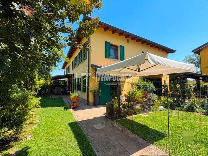 Casa quadrilocale in vendita in Via Eugenio Zanasi, Centro, Castelnuovo Rangone