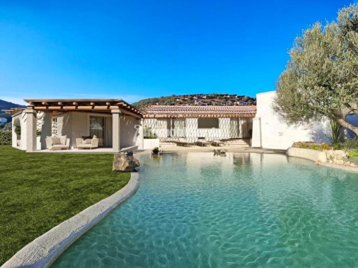 Casa con 5 locali in vendita in Via Barbagia, Loiri Porto San Paolo