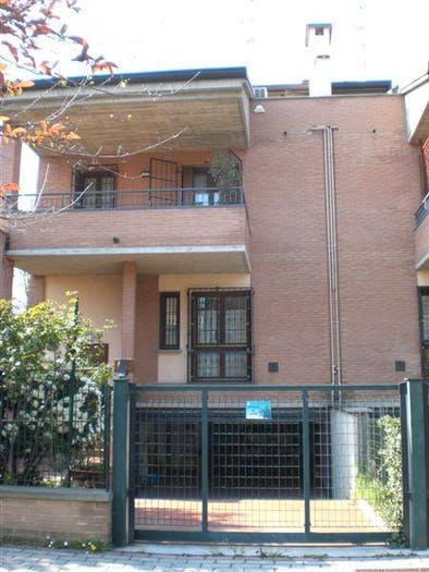 Casa con 6 locali in vendita in Villaggio Giardino, Modena