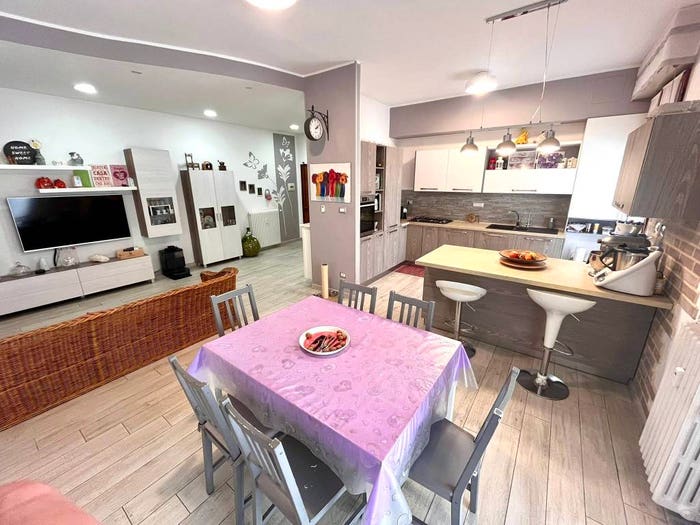 Appartamento con 5 locali in vendita in Via Giuseppe Tanari, Centro, Castel San Pietro Terme