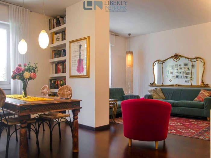 Appartamento trilocale in vendita in Via Antonio Panizzi, Lorenteggio, Milano