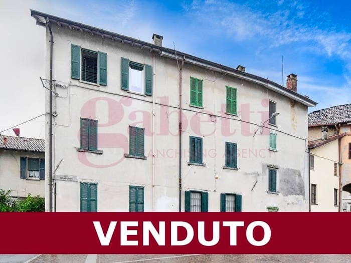 Appartamento bilocale in vendita in Piazza Guglielmo Marconi, Centro, Luisago