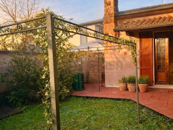 Casa quadrilocale in vendita in via degli olmi, Ronchi Poveromo, Massa