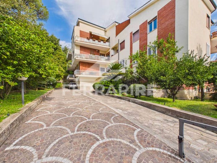 Appartamento con 5 locali in vendita in Via Nesazio, Ardeatino Montagnola, Roma