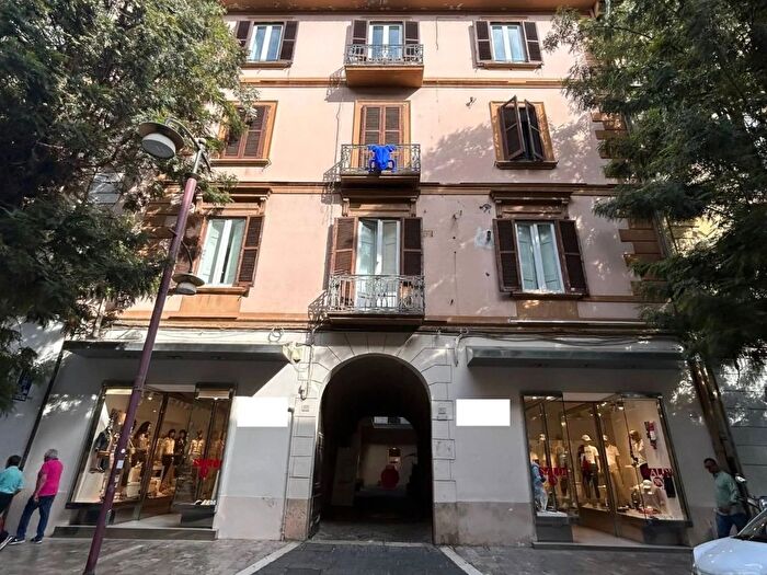 Appartamento quadrilocale in vendita in Corso Trieste, Caserta