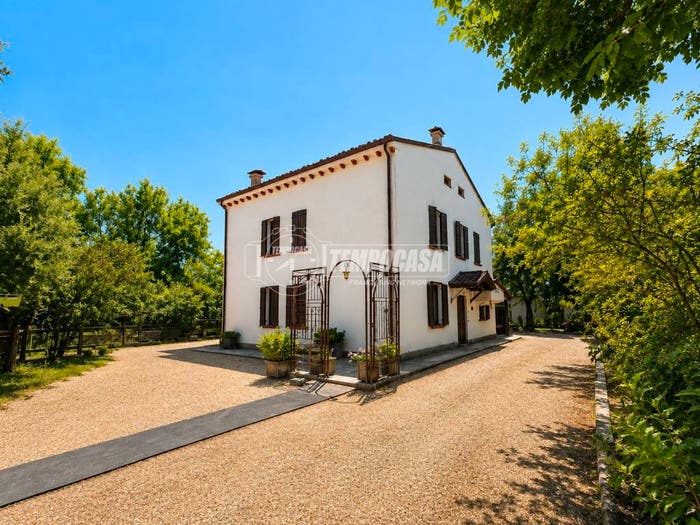 Casa con 5 locali in vendita in Via Diavolo, Mirandola