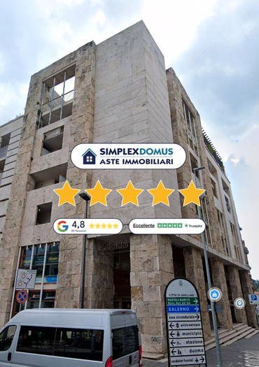 Appartamento con 5 locali in vendita in Piazza della Libertà, Emanuele II C Colombo Morelli e Silvati, Avellino