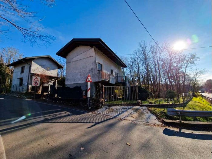 Casa con 5 locali in vendita in Via Lago, Centro, Besozzo