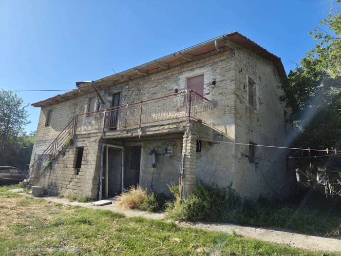 Casa con 5 locali in vendita in Contrada San Pietro, Massignano