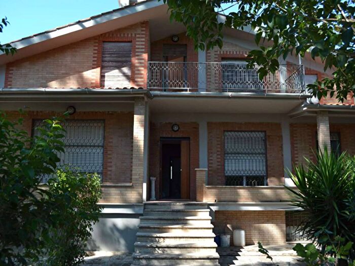 Casa con 6 locali in vendita in via della giustiniana, La Giustiniana, Roma