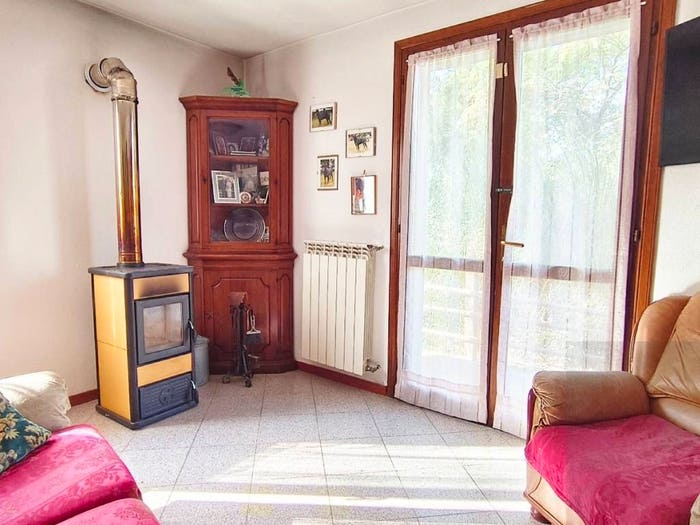 Casa con 6 locali in vendita in Baiso