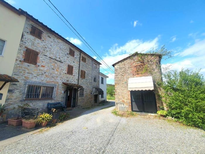 Casa con 6 locali in vendita in Via di Tiglio, Pieve di Compito Sant'Andrea di Compito, Capannori