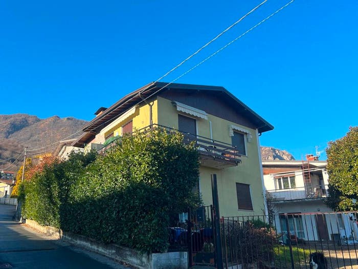 Appartamento trilocale in vendita in Via Don Carlo Gnocchi, Centro, Baveno