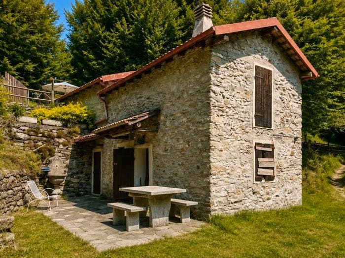 Casa quadrilocale in vendita in Via per Lago Delio, Centro, Tronzano Lago Maggiore