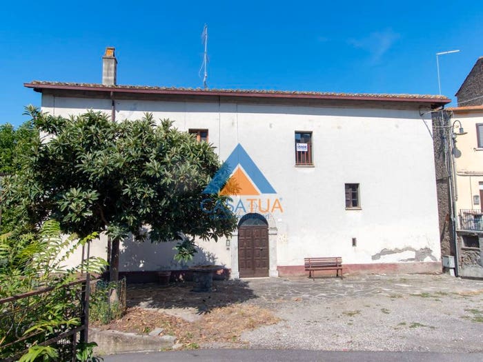 Casa con 6 locali in vendita in Piazza Umberto I, Attigliano