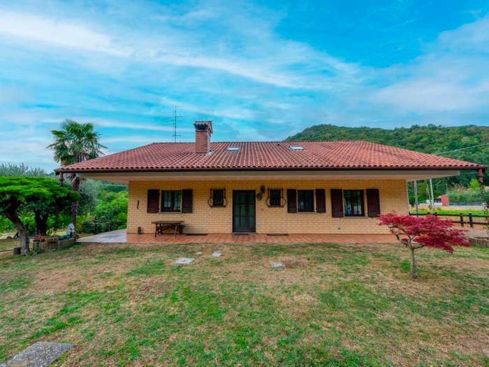 Casa con 6 locali in vendita in Borgo Canal del Ferro, Faedis
