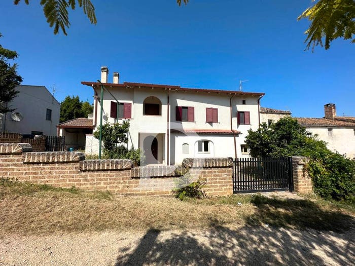Appartamento con 6 locali in vendita in Contrada Remartello, Remartello, Loreto Aprutino