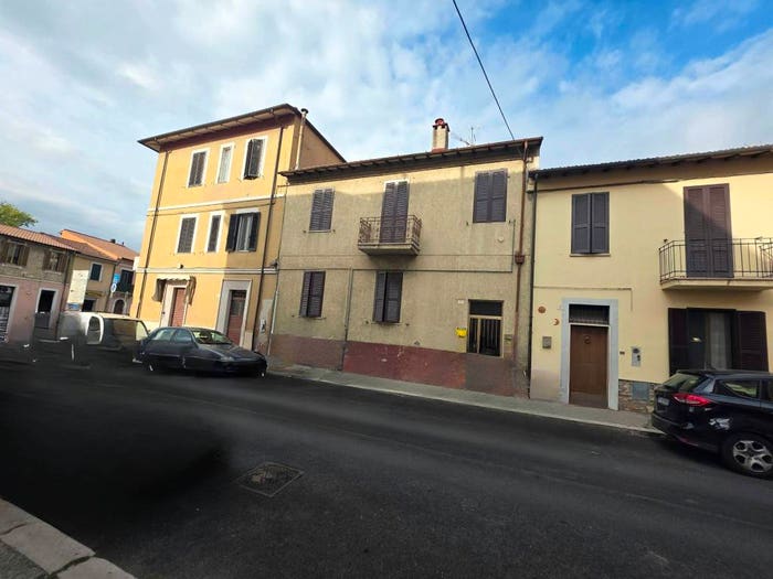 Appartamento quadrilocale in vendita in Via Emilia, Borgo Bovio, Terni