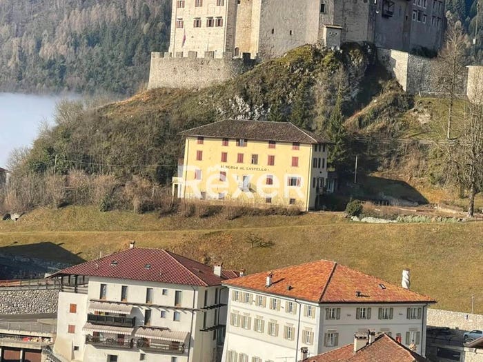 Casa con 6 locali in vendita in Via Guglielmo Marconi, Ragoli, Tre Ville