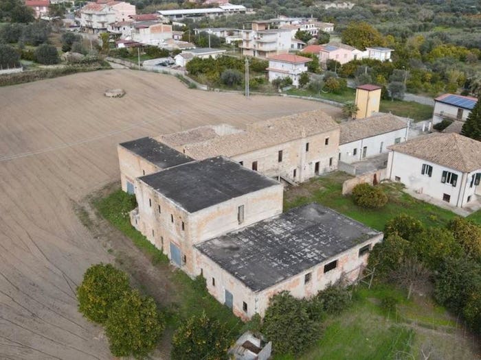Casa con 6 locali in vendita in Contrada Signora Giulia, Ardore