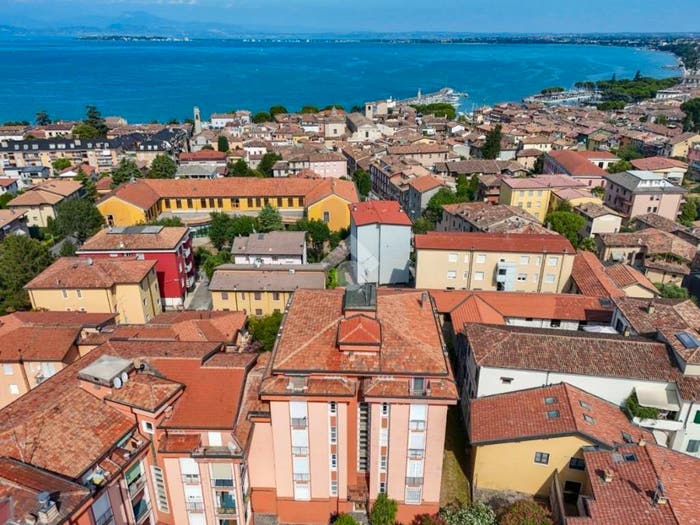 Appartamento trilocale in vendita in Centro Storico, Desenzano del Garda