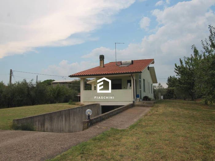 Casa trilocale in vendita in Strada della Luna Piena, Giove