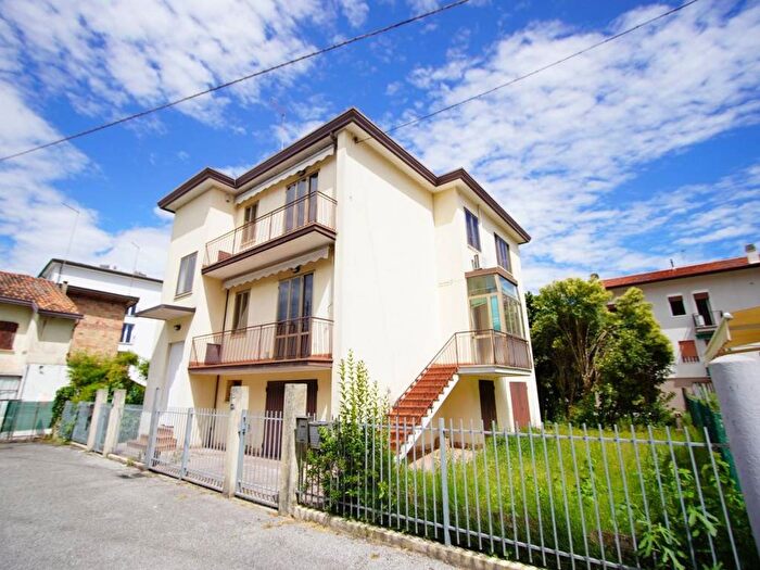 Casa con 6 locali in vendita in Via San Donà, Carpenedo Bissuola, Venezia