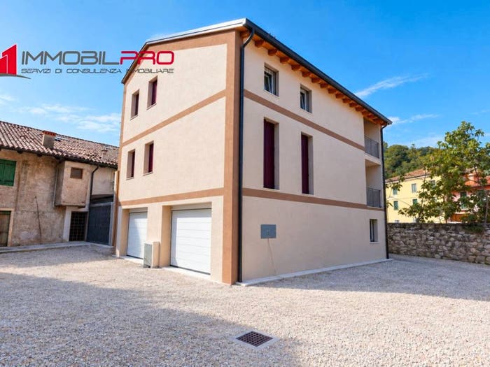 Appartamento trilocale in vendita in Via Arasella, Centro, Isola Vicentina