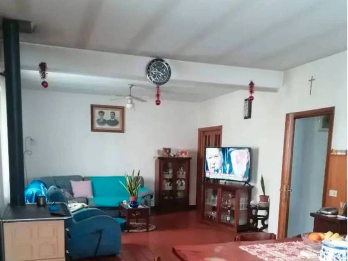 Casa con 6 locali in vendita in Piazza Trasimeno, Centro, Bettona