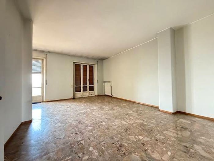 Appartamento con 6 locali in vendita in Piazza Garibaldi, Alessandria