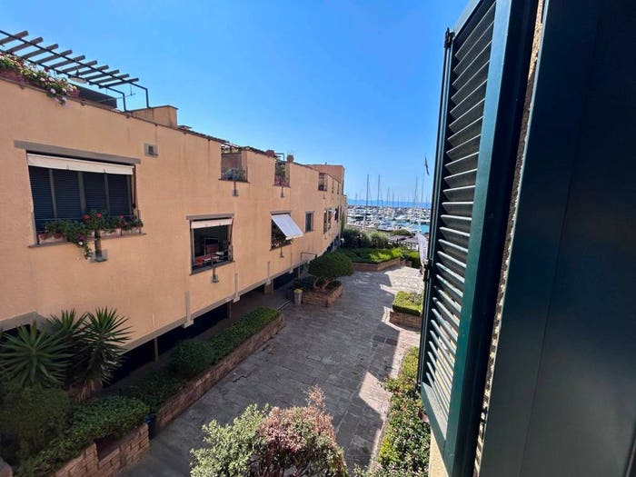 Appartamento quadrilocale in vendita in Piazza della Luna Rossa, Punta Ala, Castiglione della Pescaia