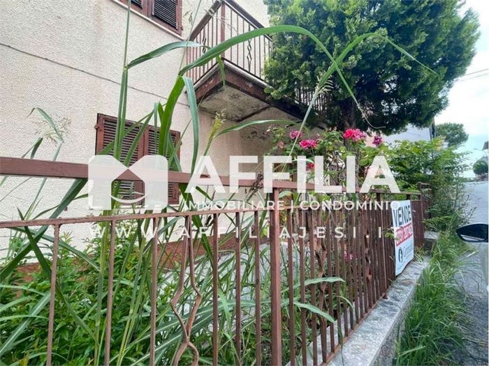 Appartamento con 5 locali in vendita in Via San Biagio, San Biagio, Filottrano