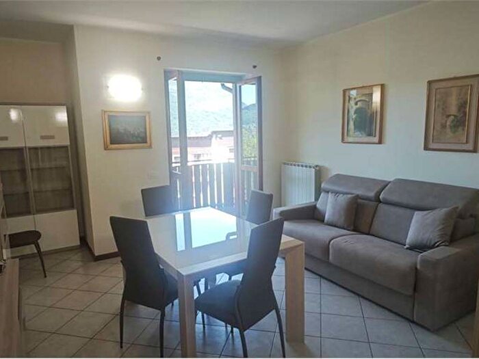 Appartamento trilocale in vendita in Via XXV APRILE, Centro, Cremeno