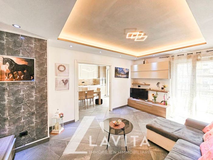Appartamento quadrilocale in vendita in EnricoTotiStraße Via E Toti, Centro, Merano