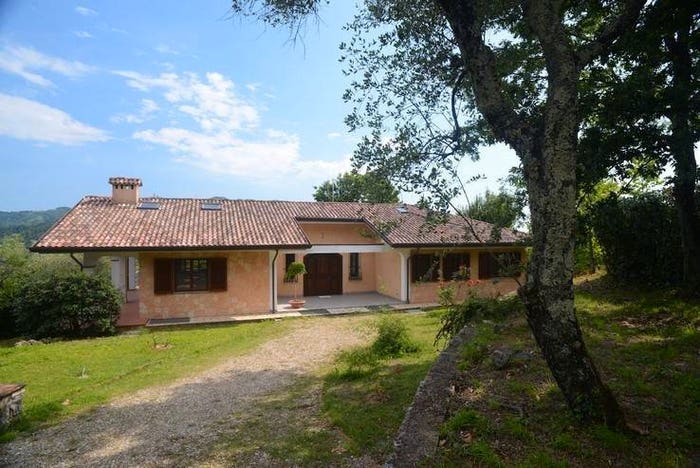 Casa con 6 locali in vendita in Camaiore Paese, Camaiore