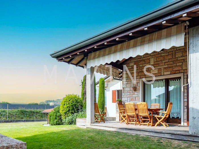 Casa con 6 locali in vendita in Via Valpolicella, Ospedaletto Santa Lucia Arcè, Pescantina