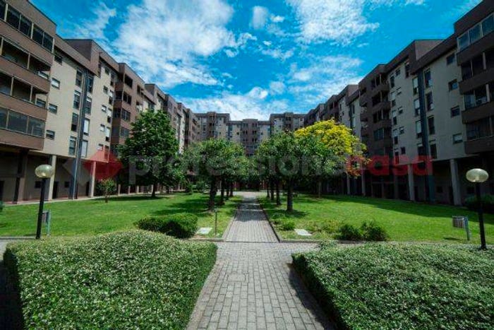 Appartamento quadrilocale in vendita in via Aldo Moro, Centro, Locate di Triulzi