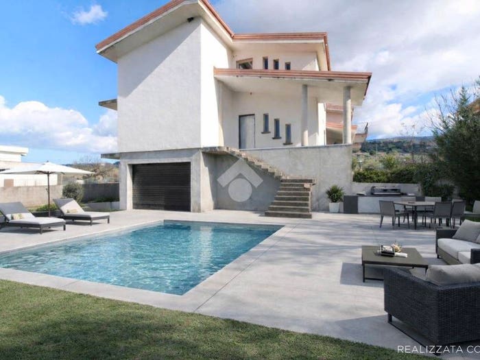 Casa quadrilocale in vendita in Contrada Gidora, Luzzi