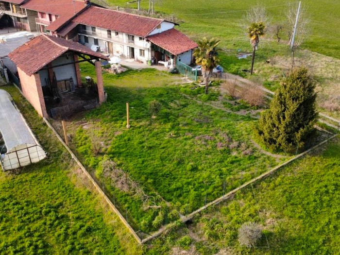 Casa con 6 locali in vendita in Frazione Zucchea, Cavour