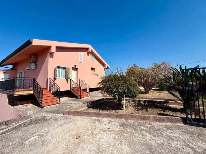 Casa con 6 locali in vendita in Via Spine Sante, Centro, Barcellona Pozzo di Gotto