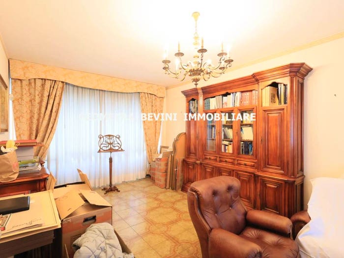 Appartamento con 6 locali in vendita in Via Michele Fusco, Modena Est, Modena