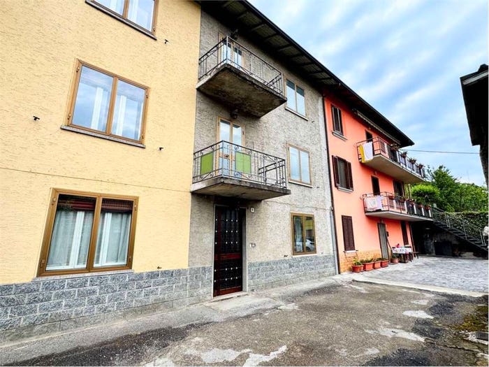 Casa con 6 locali in vendita in Via Leonardo da Vinci, Centro, Rogno