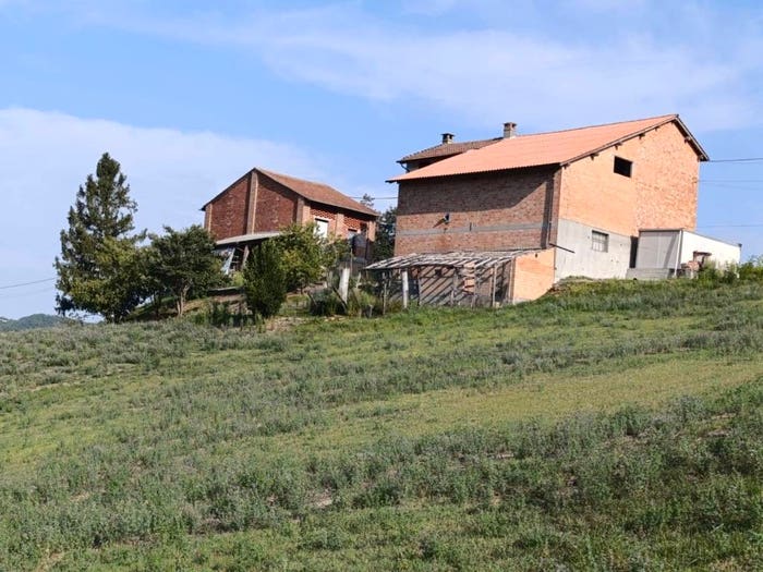 Casa con 6 locali in vendita in Località Case Ardivestra, Fortunago