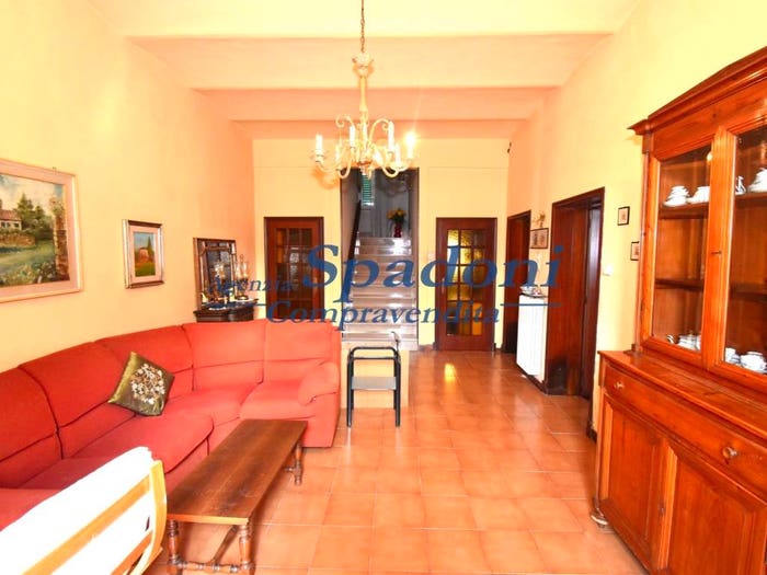 Casa con 6 locali in vendita in Via Cesare Battisti, Centro, Monsummano Terme