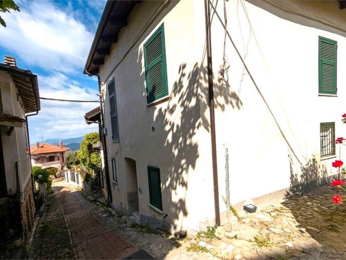 Casa con 6 locali in vendita in Via G Matteotti snc, Seborga