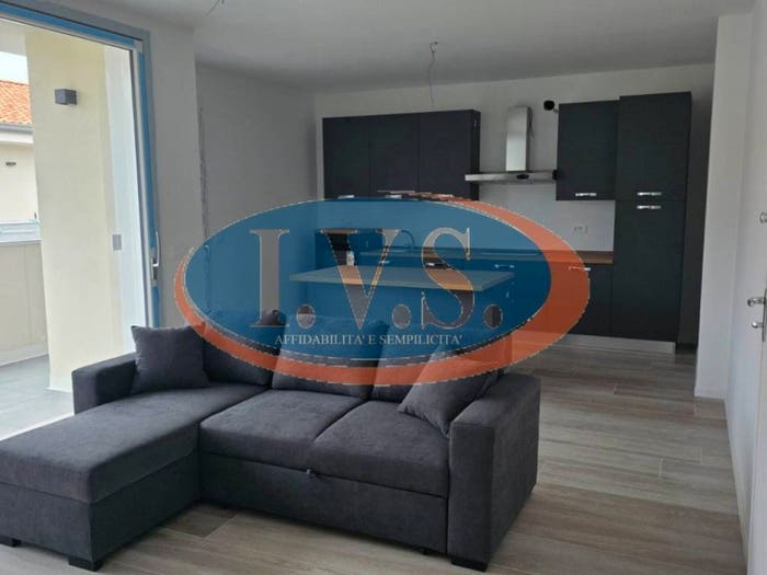 Appartamento trilocale in vendita in Via Carlo Cattaneo, Centro, Montegalda