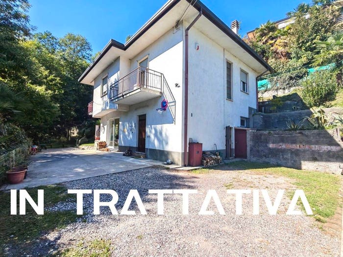 Casa con 5 locali in vendita in Vicolo Borgone, LavenoMombello