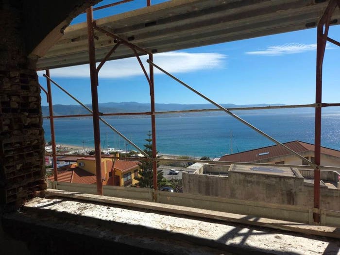 Appartamento quadrilocale in vendita in Salita Fiumara Guardia, Villaggio Pace, Messina