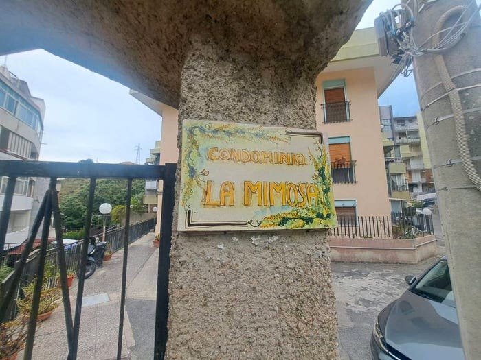 Appartamento trilocale in vendita in Via Comunale Santo, Villaggio Santo, Messina